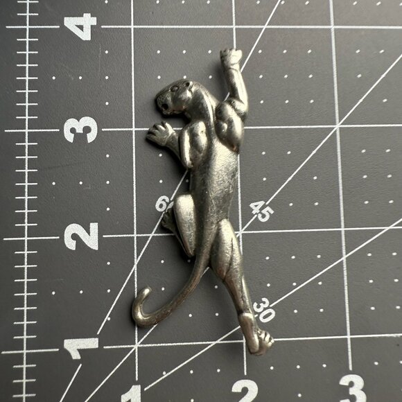 Vintage JJ Pewter Panther Climbing Brooch Pin Unique Silhouette Detailed Jewelry - Picture 6 of 6